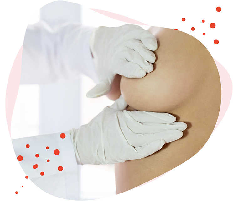 Leben mit Brustkrebs: Einer Patientin wird die Brust abgetastet