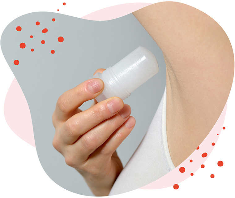 Leben mit Brustkrebs: Frau benutzt einen Deokristall