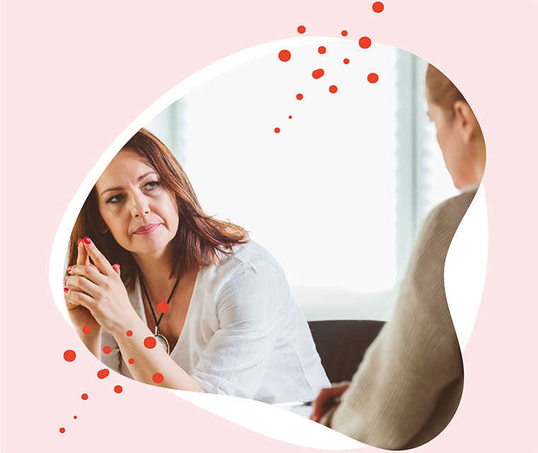 Leben mit Brustkrebs: Zwei Frauen in einem Gespräch